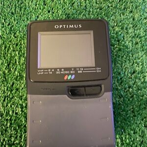 Vintage OPTIMUS LCD Color TV Pocket Television 16-176 Portable Radioshack